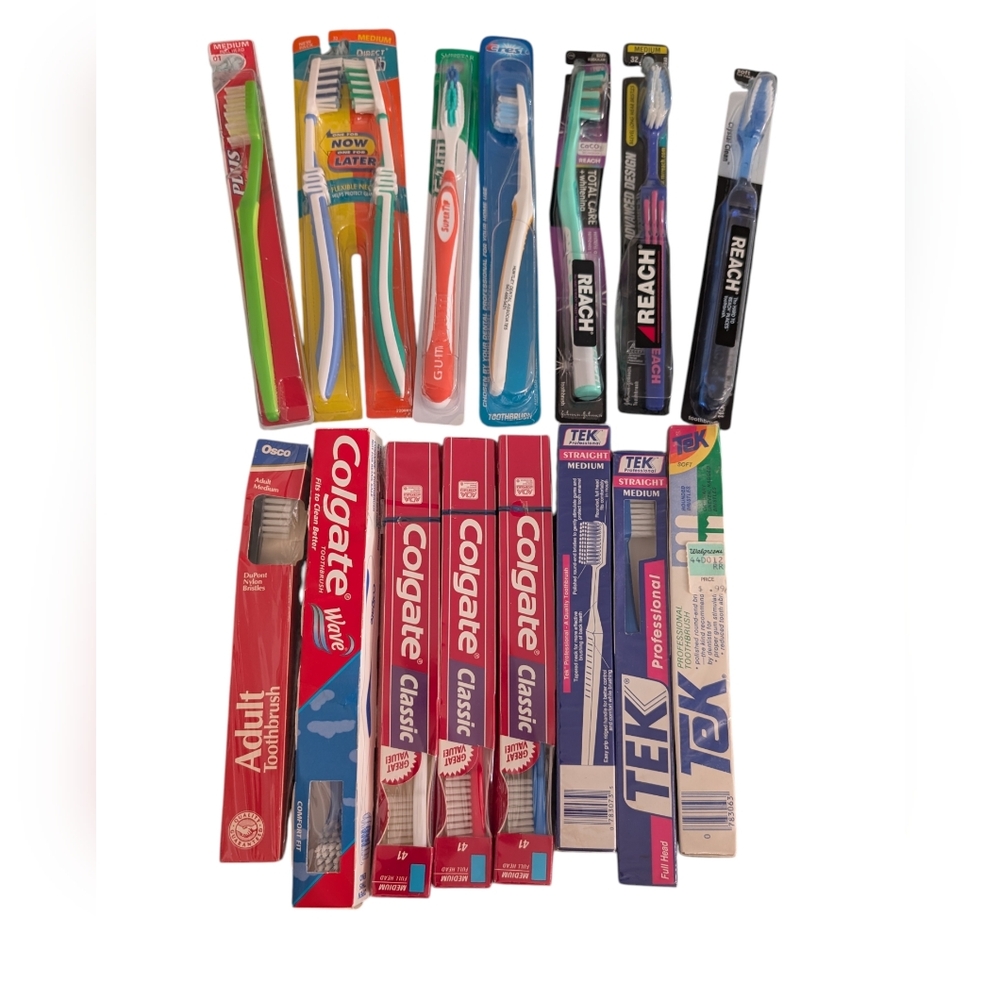 Vintage Crest Reach Colgate Tek Aqua fresh Assorted Toothbrush Lot Of‎ 16
